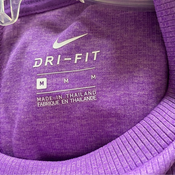 Nike size medium purple crop top - Picture 3 of 4